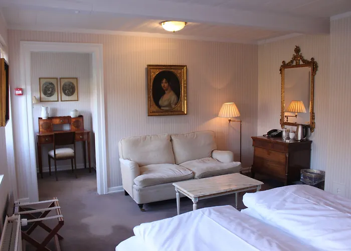 Schackenborg Slotskro 3*